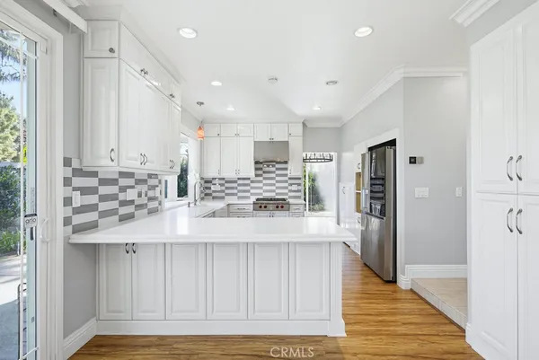 $5,300 | 34 Laconia, Irvine, CA 92614