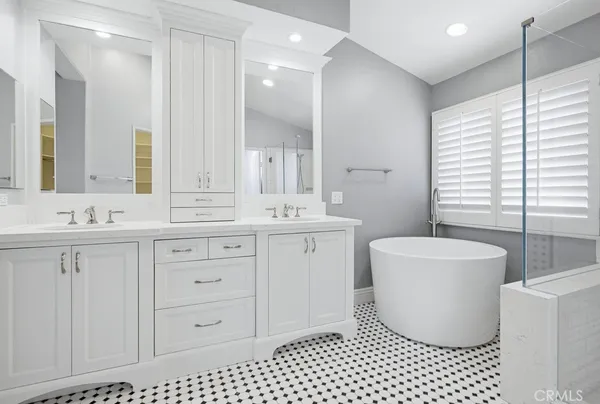 $5,300 | 34 Laconia, Irvine, CA 92614