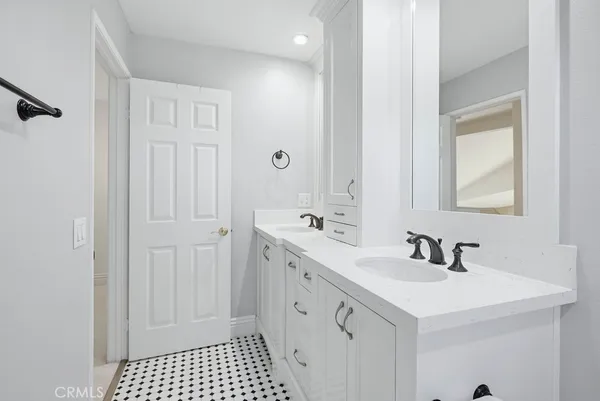 $5,300 | 34 Laconia, Irvine, CA 92614