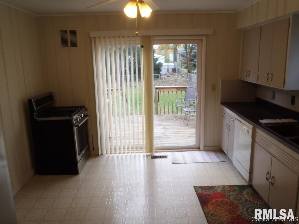 2840 South 4th Street Springfield, IL 62703 - Photo 4 of 16