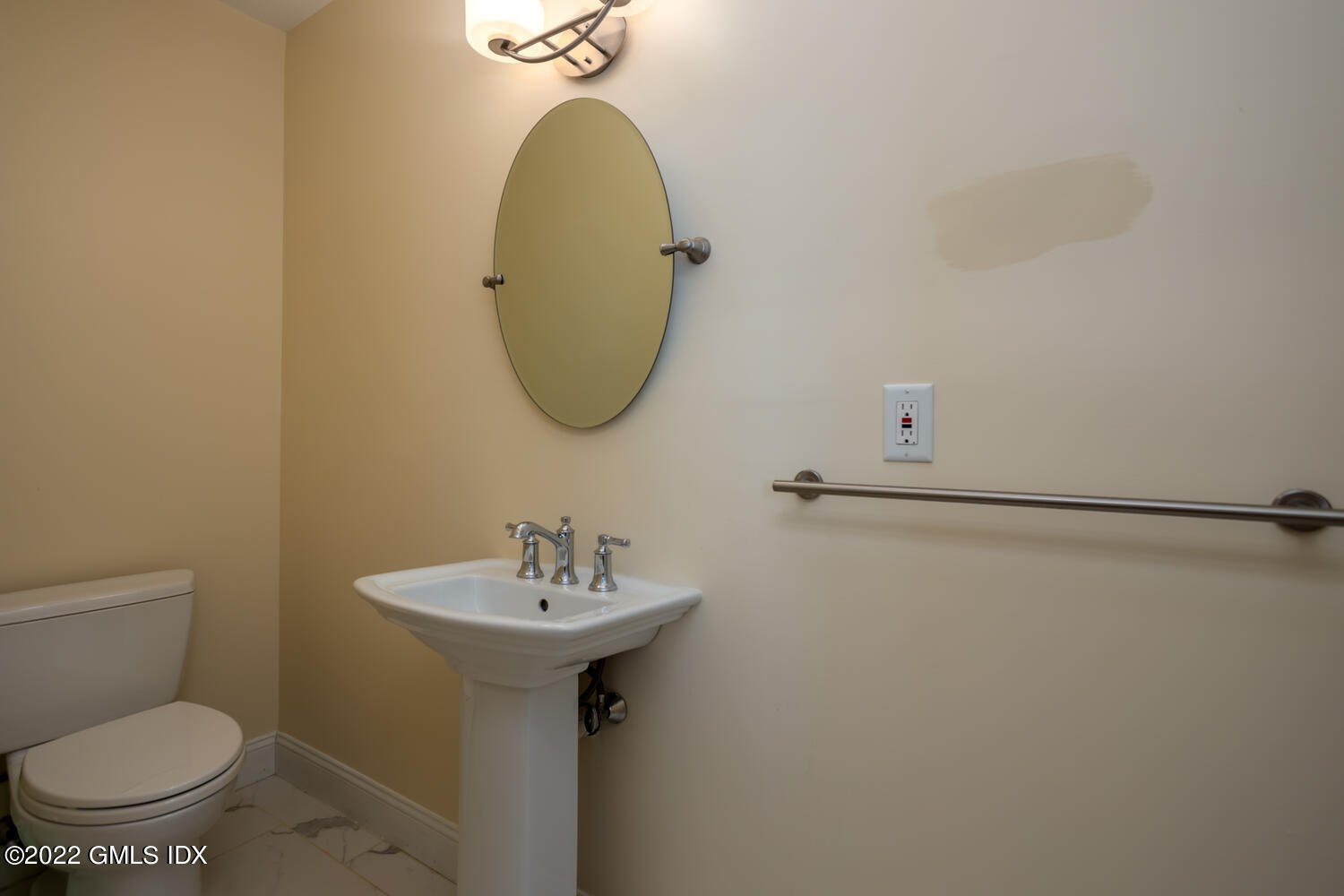 21 Cary Road Riverside, CT 06878 - Photo 12 of 27 21 Cary Rd Greenwich CT 06878-large-033-