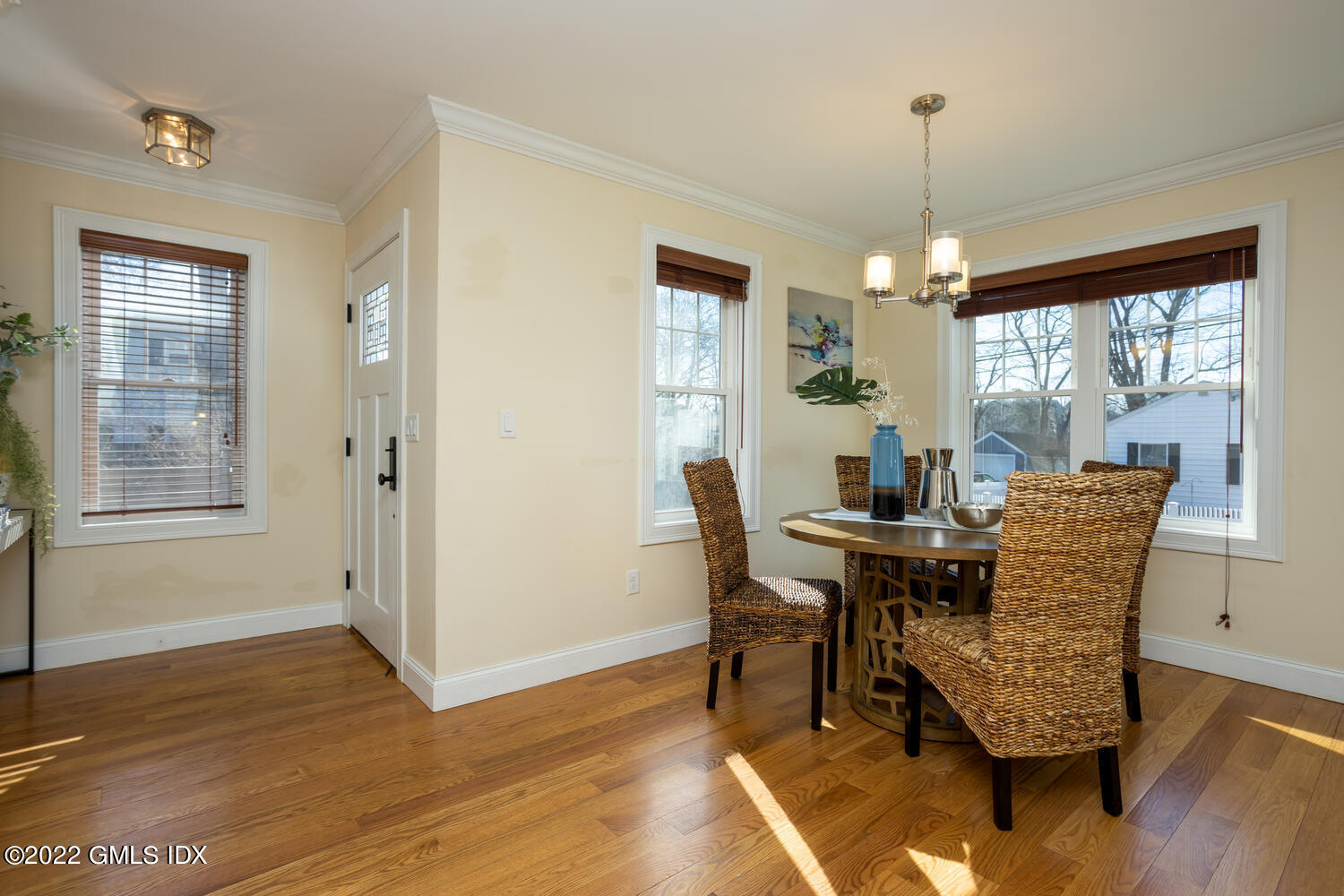 21 Cary Road Riverside, CT 06878 - Photo 9 of 27 21 Cary Rd Greenwich CT 06878-large-029-