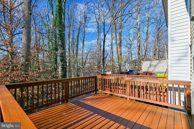 a view of empty room with window
