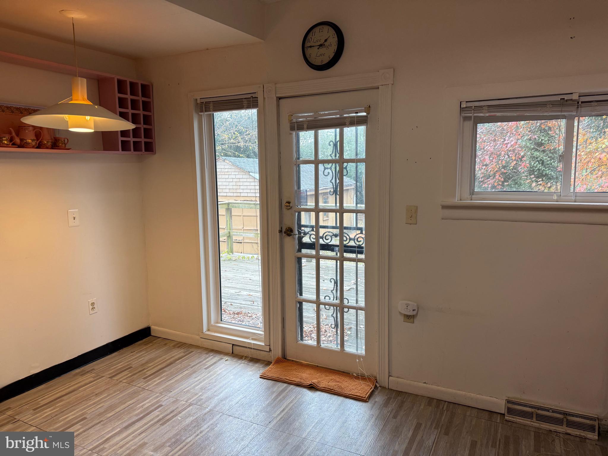 4803 Somerset Road Riverdale, MD 20737 - Photo 7 of 17