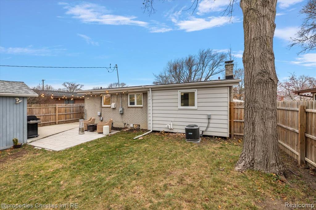 2011 Nakota Road Royal Oak, MI 48073 - Photo 25 of 27 Gallery Image 25