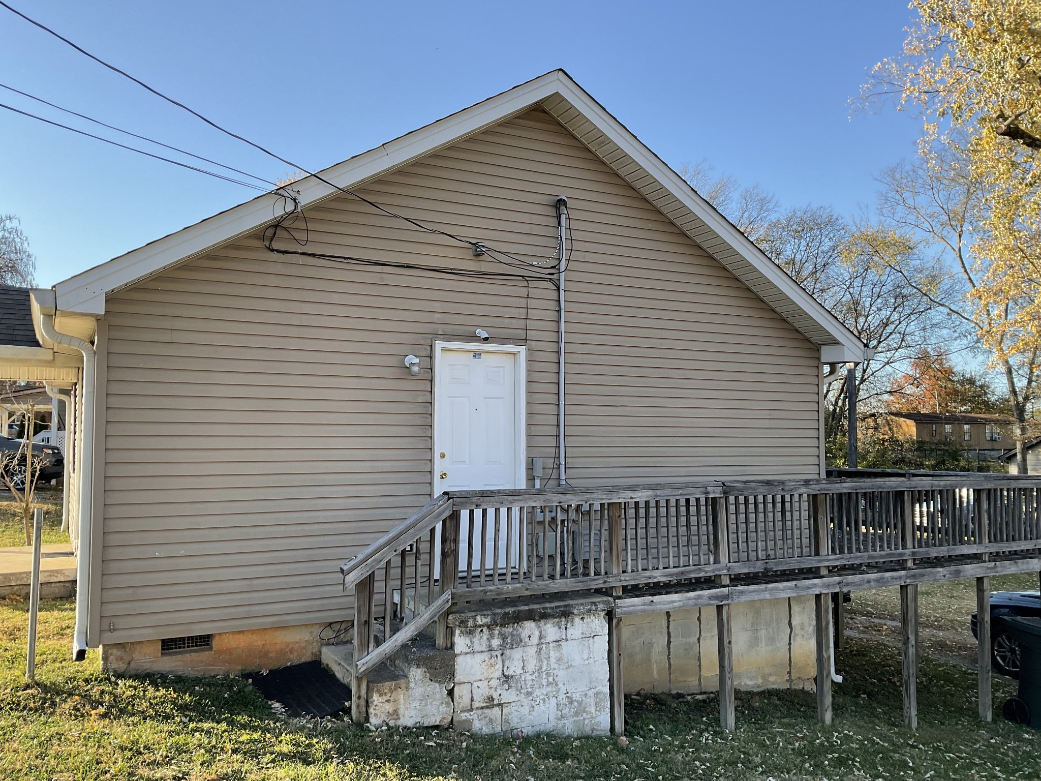 811 East 17th Avenue Springfield, TN 37172 - Photo 20 of 20 a view of a house with a deck