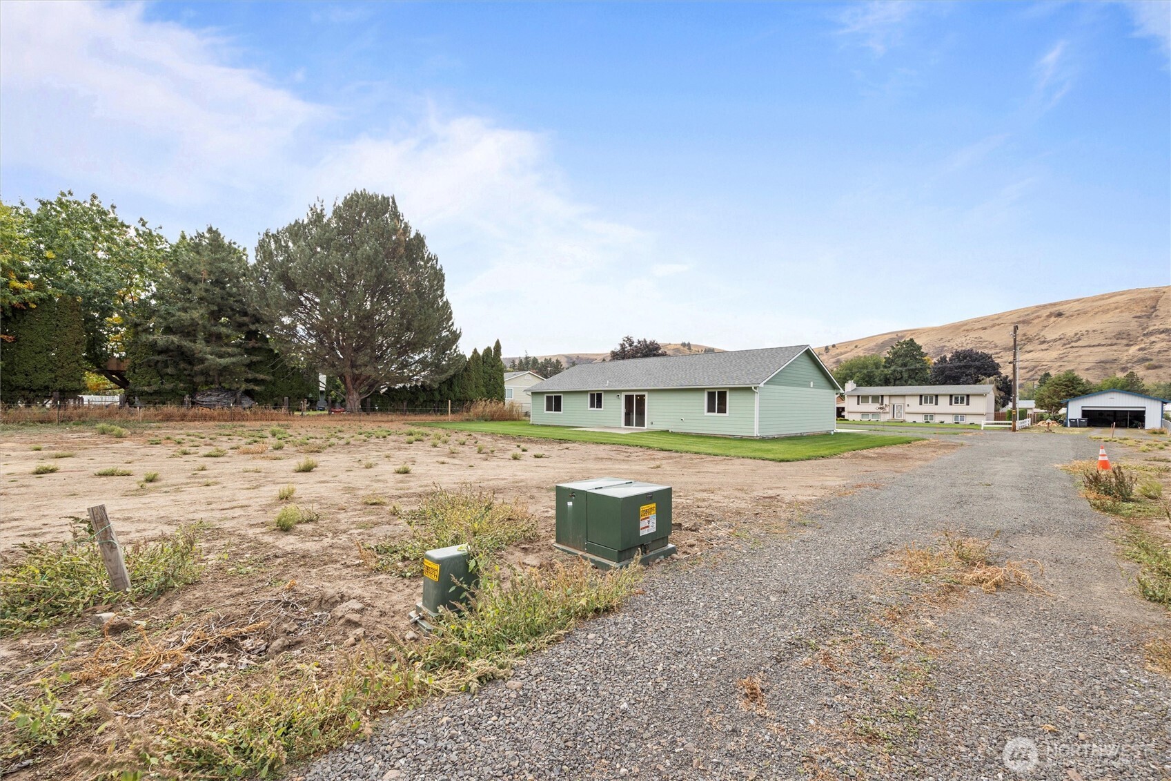 1507 South 5th Street Dayton, WA 99328 - Photo 35 of 35 a view of a road with a building in the background