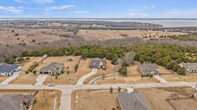 $759,900 | 2601 Sunset Bay Lane, Nevada, TX 75173