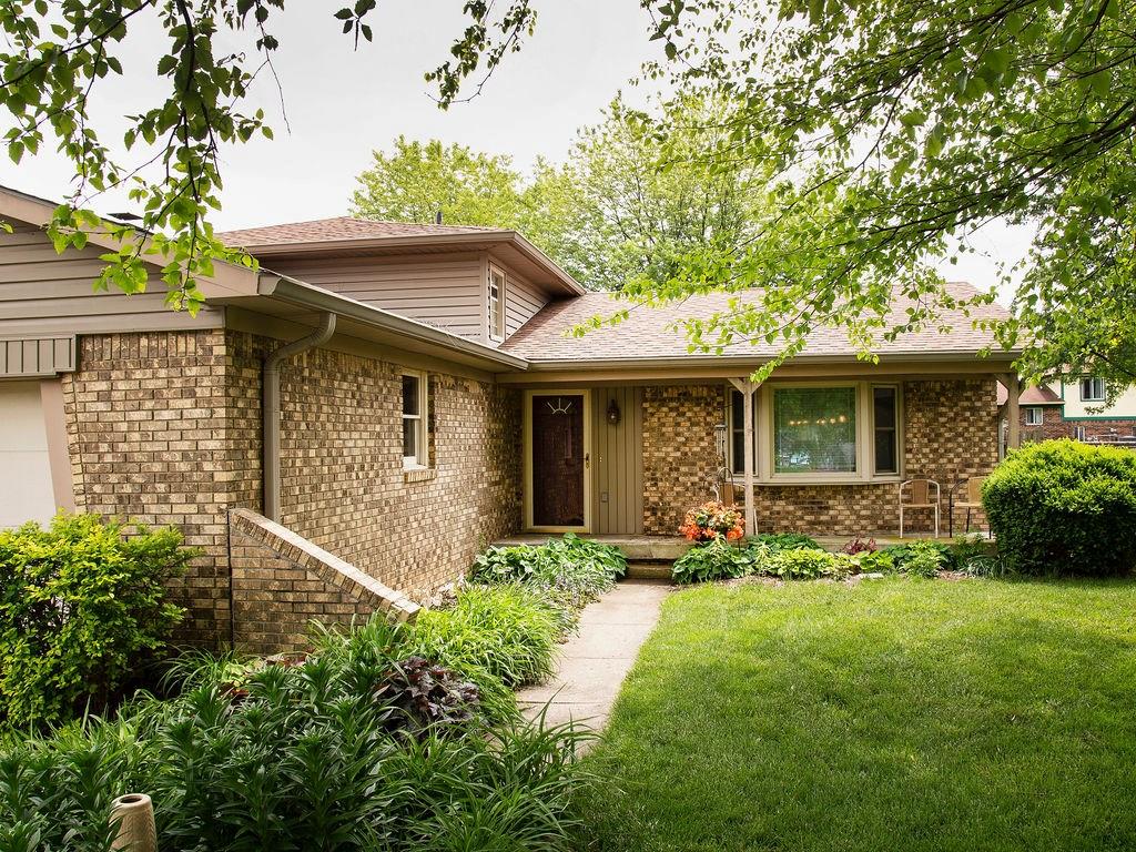 3327 Maple Ridge Court Indianapolis, IN 46227 - Photo 2 of 19 Gallery Image 2