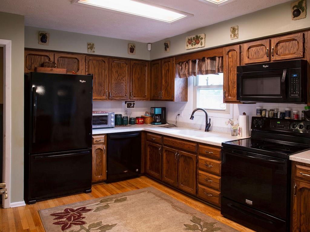 3327 Maple Ridge Court Indianapolis, IN 46227 - Photo 3 of 19 Gallery Image 3