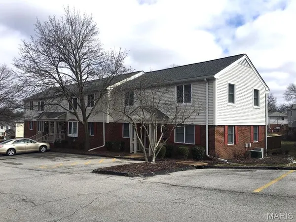 $1,750 | 1740 Blue Jay Cove, Brentwood, MO 63144