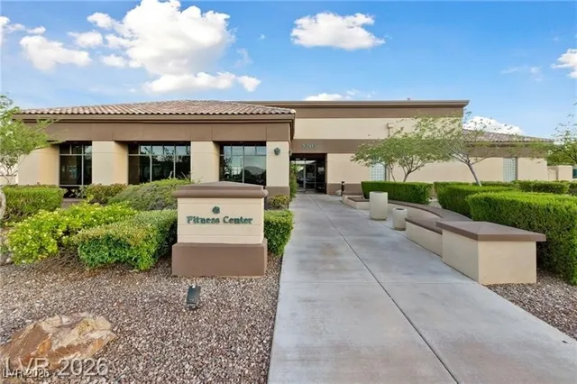 $2,100 | 2216 Spring Water Drive, Las Vegas, NV 89134