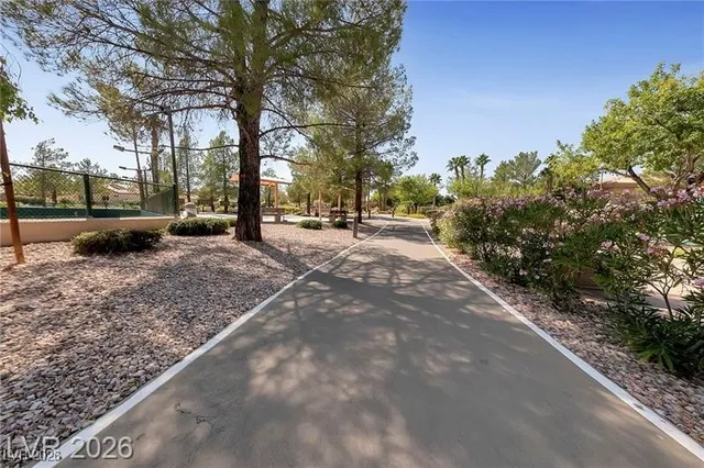 $2,100 | 2216 Spring Water Drive, Las Vegas, NV 89134