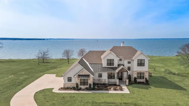 $1,225,000 | 3016 Lake Ridge Drive, Streetman, TX 75859