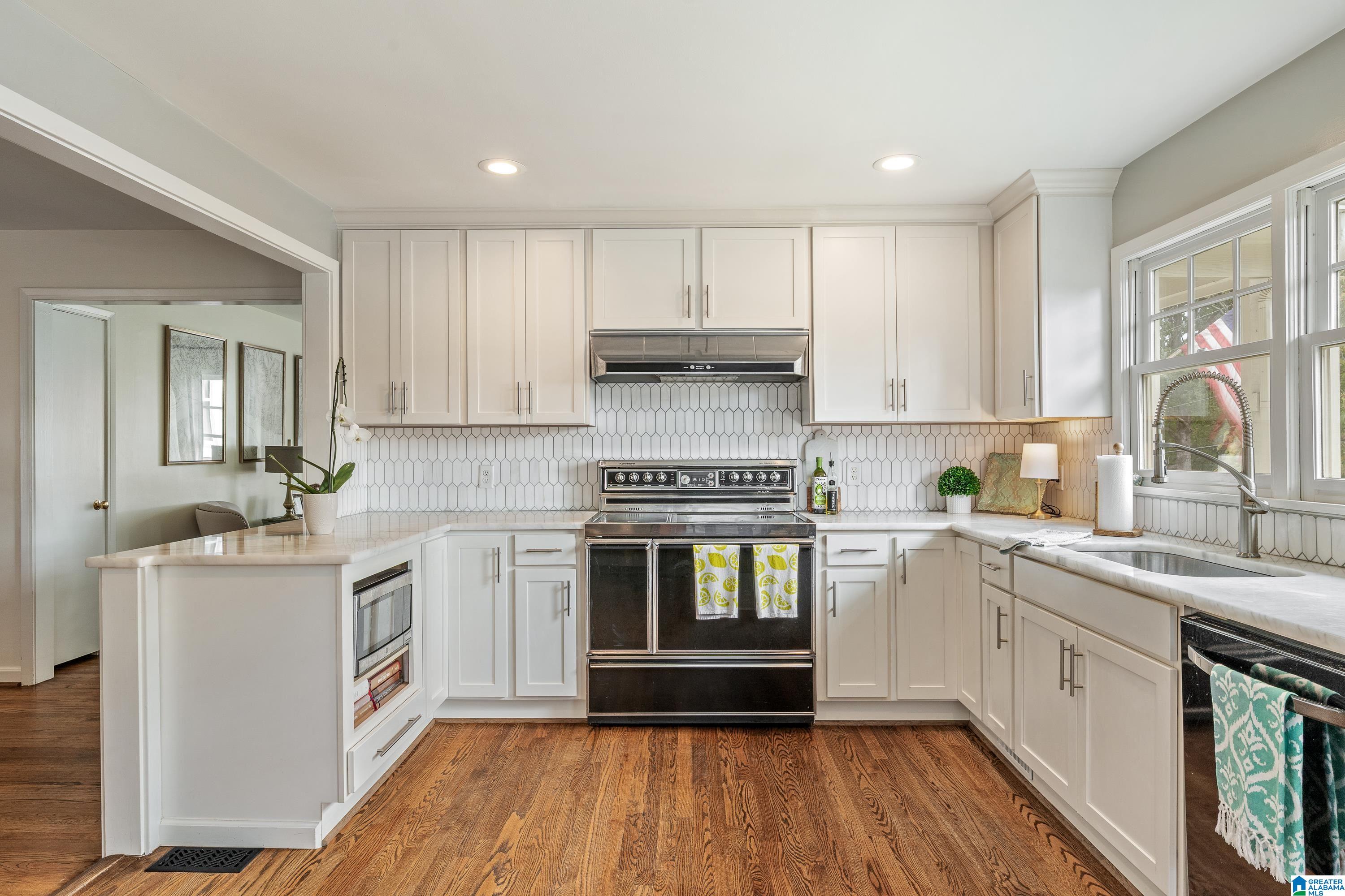1092 Columbiana Road Birmingham, AL 35209 - Photo 12 of 36