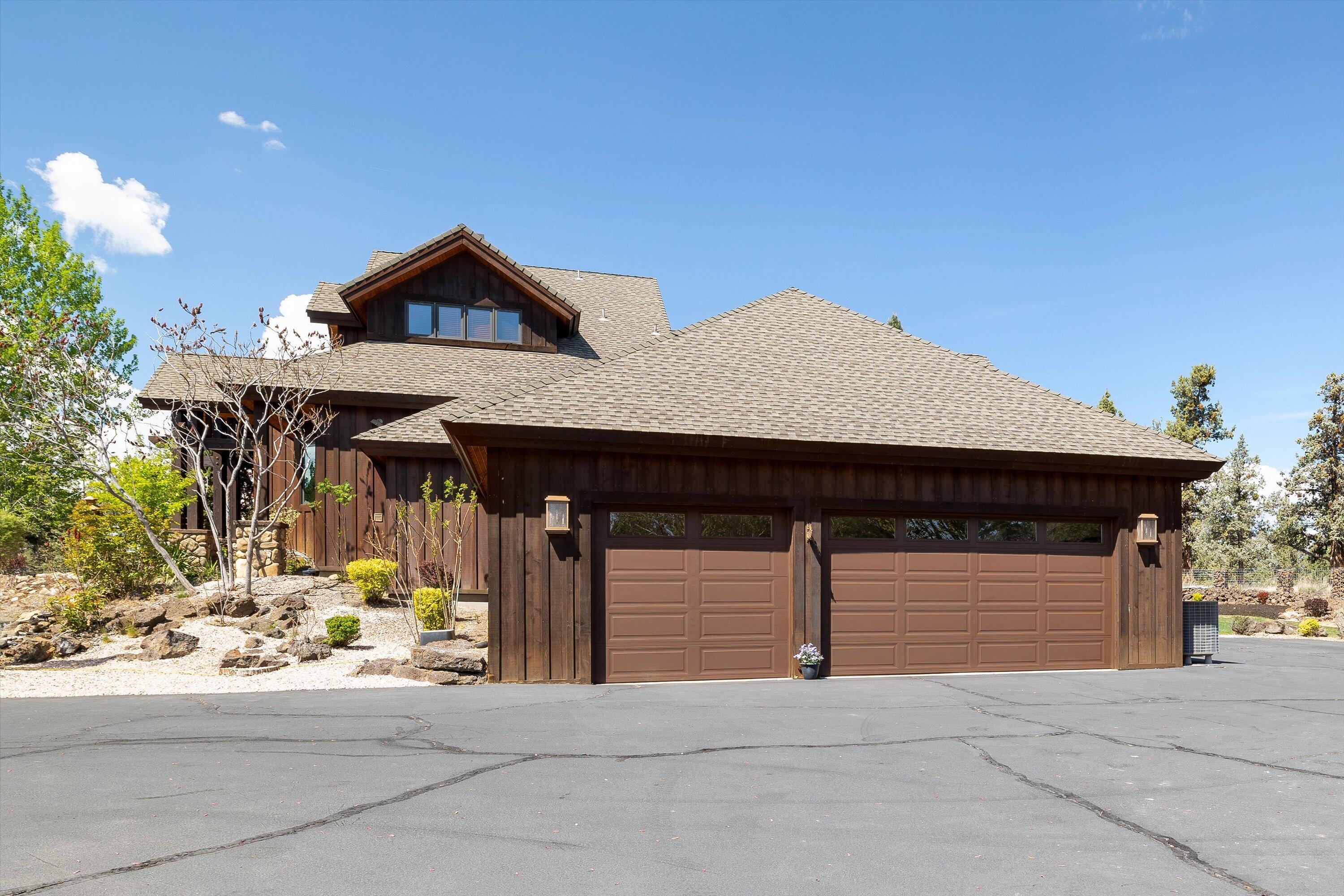 64155 Hunnell Road Bend, OR 97703 - Photo 57 of 96 Ample guest parking too.