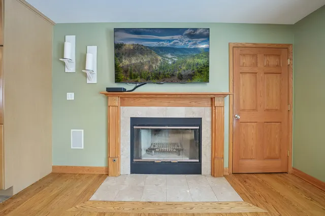 $950,000 | 293 Abbotsford Court, Glen Ellyn, IL 60137