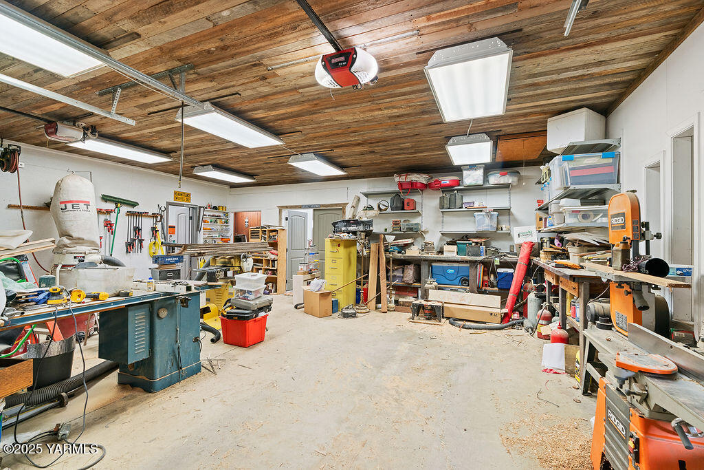 250 Hexon Road Selah, WA 98942 - Photo 34 of 50 a view of storage and utility room
