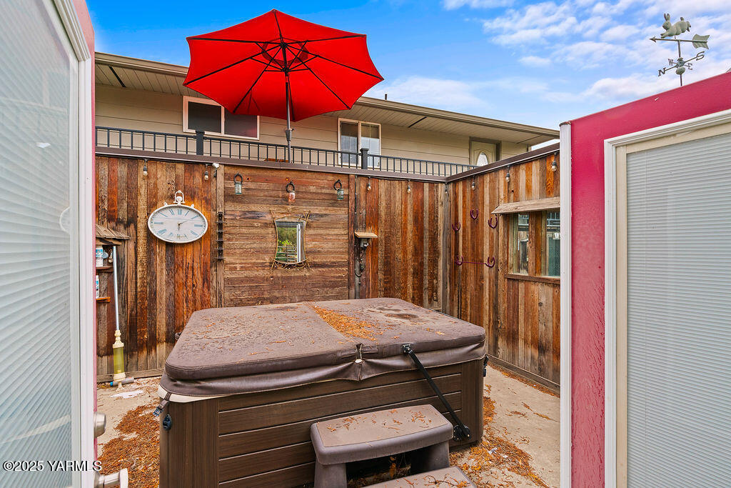 250 Hexon Road Selah, WA 98942 - Photo 37 of 50 an outdoor space with furniture