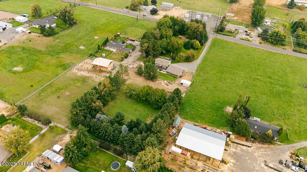 250 Hexon Road Selah, WA 98942 - Photo 6 of 50 a view of a lake with a yard