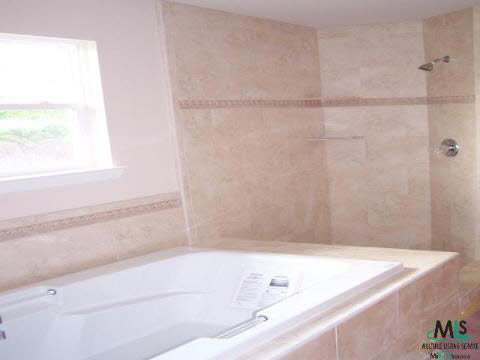 137 Spruce Lane Rochester, MI 48307 - Photo 9 of 12 795152-8.JPG