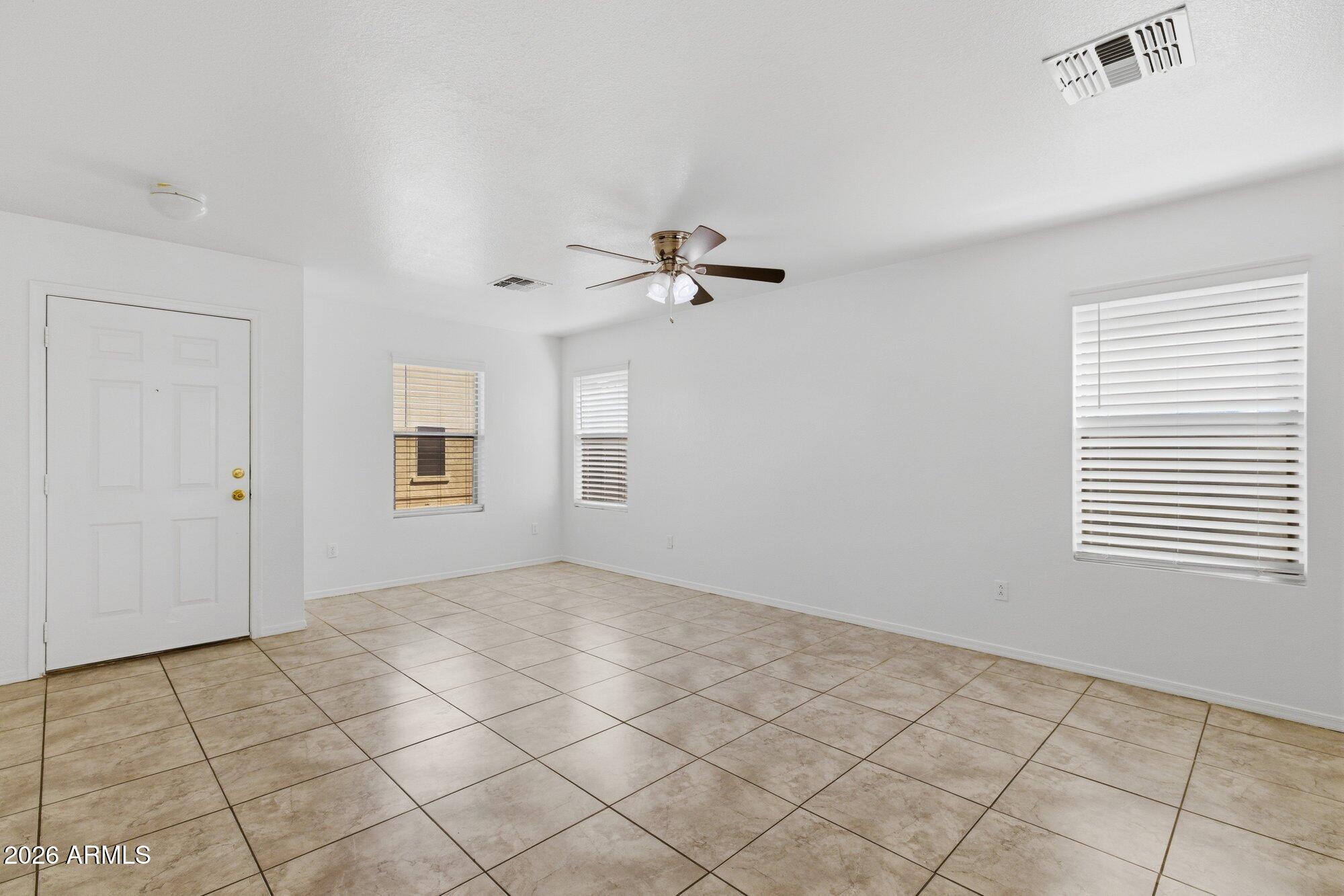 9407 West Eaton Road Phoenix, AZ 85037 - Photo 5 of 21 4