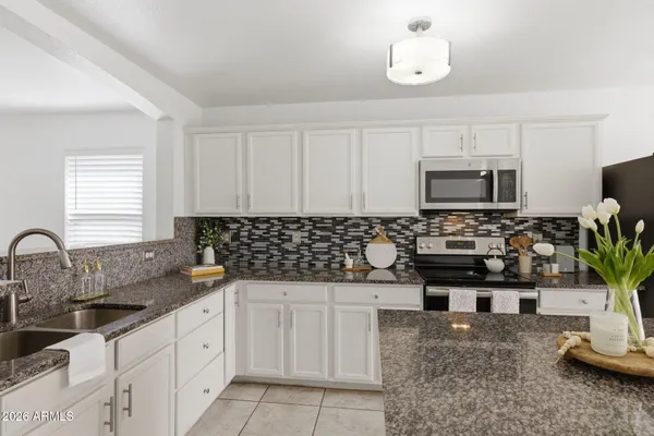 $329,900 | 9407 West Eaton Road, Phoenix, AZ 85037