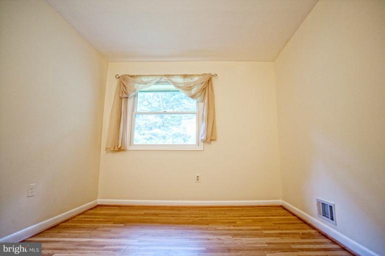 429 Branch Drive Silver Spring, MD 20901 - Photo 27 of 30 Bedroom