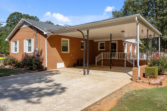 a view of house with a outdoor space