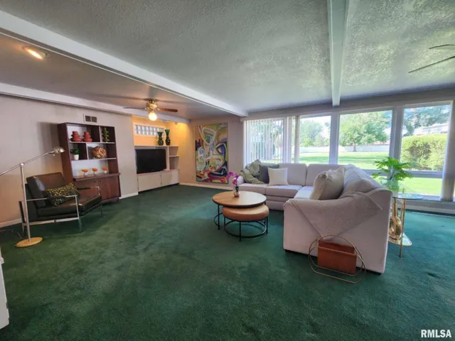 $319,000 | 1301 Highland Lane, Quincy, IL 62305