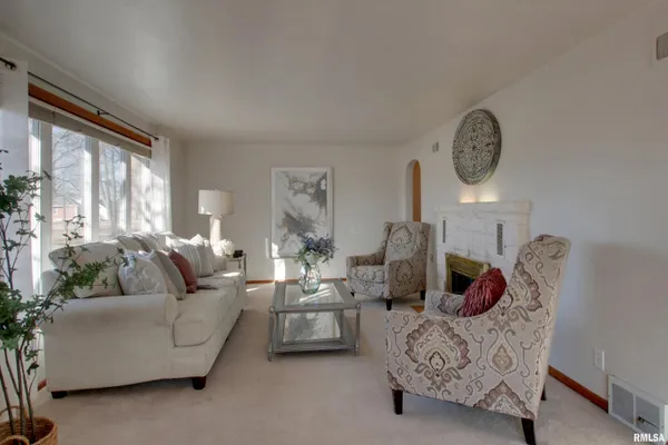 $309,000 | 1301 Highland Lane, Quincy, IL 62305