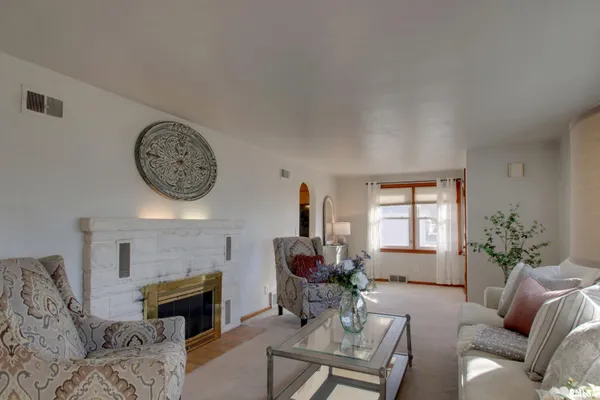 $309,000 | 1301 Highland Lane, Quincy, IL 62305