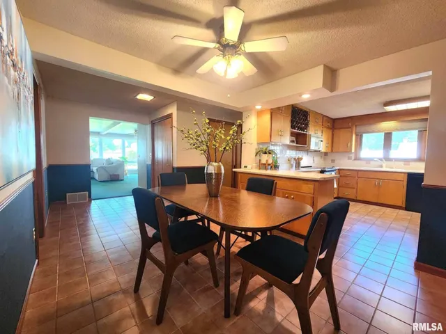 $319,000 | 1301 Highland Lane, Quincy, IL 62305