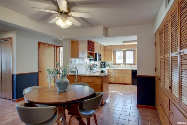 $309,000 | 1301 Highland Lane, Quincy, IL 62305