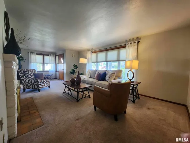 $319,000 | 1301 Highland Lane, Quincy, IL 62305