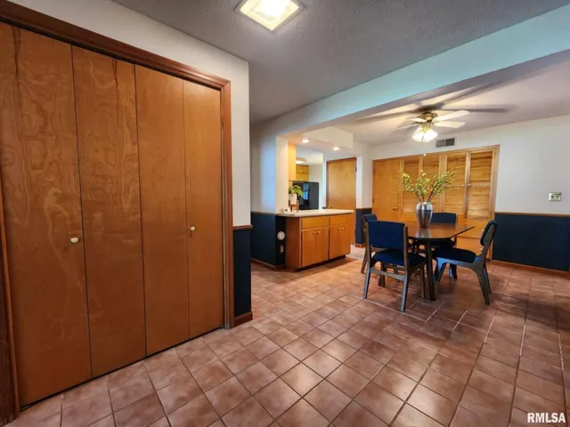 $319,000 | 1301 Highland Lane, Quincy, IL 62305