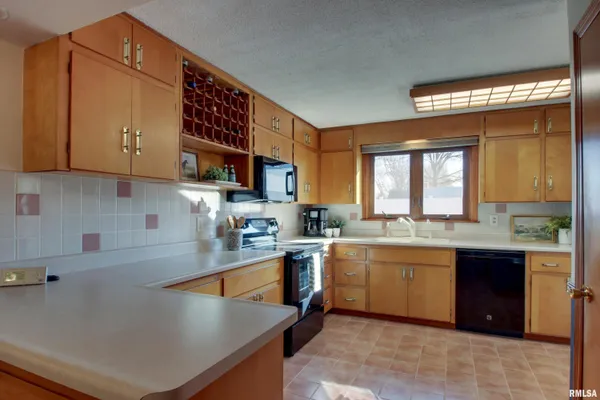 $309,000 | 1301 Highland Lane, Quincy, IL 62305