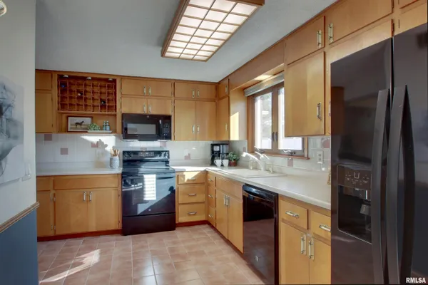 $309,000 | 1301 Highland Lane, Quincy, IL 62305