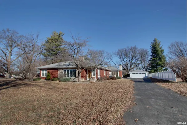 $309,000 | 1301 Highland Lane, Quincy, IL 62305