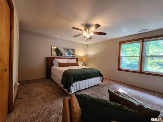 $319,000 | 1301 Highland Lane, Quincy, IL 62305