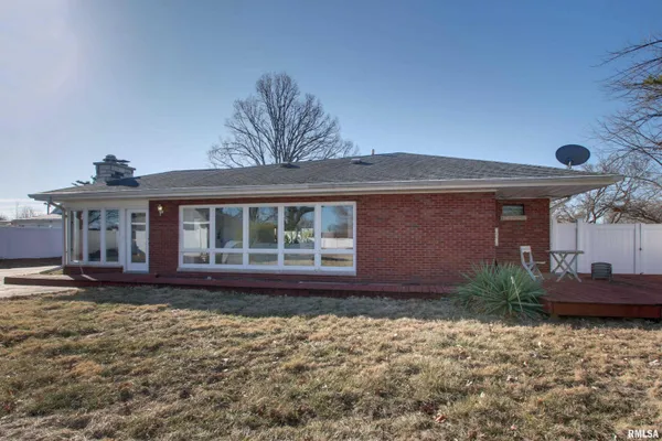 $309,000 | 1301 Highland Lane, Quincy, IL 62305