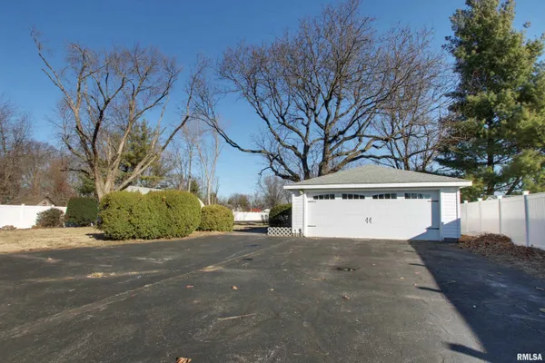 $309,000 | 1301 Highland Lane, Quincy, IL 62305