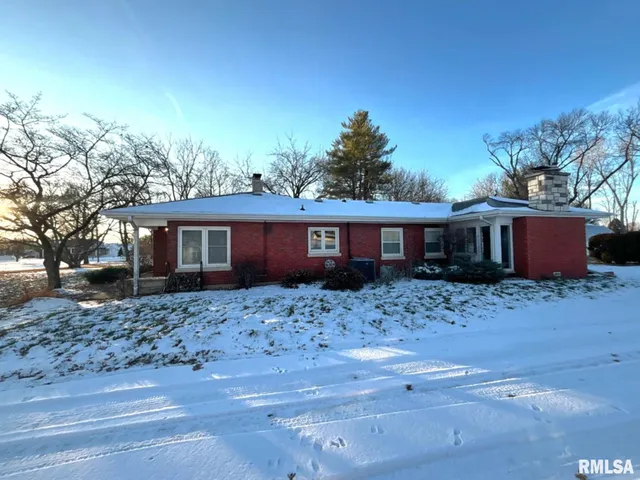 $319,000 | 1301 Highland Lane, Quincy, IL 62305