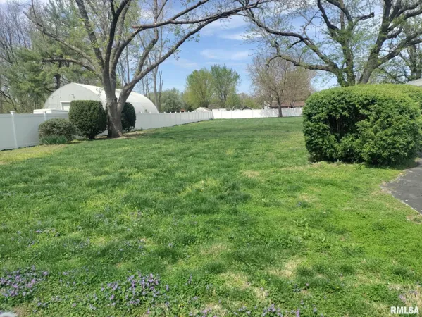 $309,000 | 1301 Highland Lane, Quincy, IL 62305