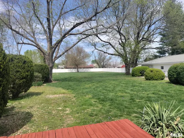 $319,000 | 1301 Highland Lane, Quincy, IL 62305