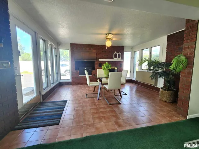 $319,000 | 1301 Highland Lane, Quincy, IL 62305