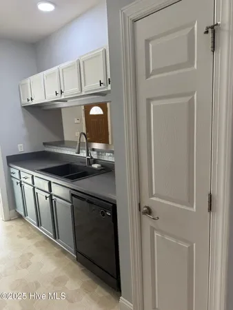 $1,700 | 1905 Covengton Way, Unit 104, Greenville, NC 27858