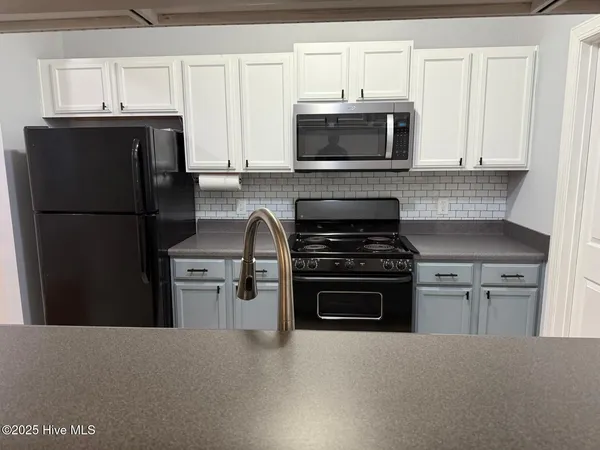 $1,700 | 1905 Covengton Way, Unit 104, Greenville, NC 27858