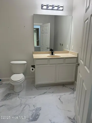 $1,750 | 1905 Covengton Way, Unit 104, Greenville, NC 27858