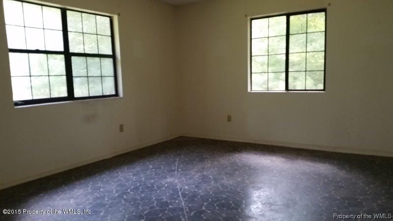 442 Berry Lane Spring Grove, VA 23881 - Photo 7 of 13 Gallery Image 7